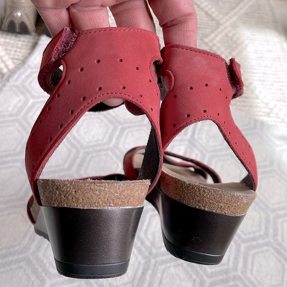 NAOT Brick Red Wedge Sandals Shoes Women’s 
Sz:41 EU. - Picture 4 of 11
